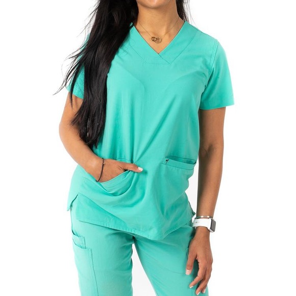 MIMs Women’s Surgical Green Scrub Top - Picture 1 of 1